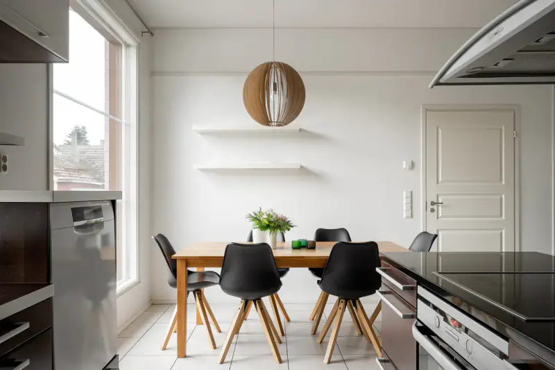 Maison plain-pied 2009, 146 m², rive Kokemäenjoki, 3 700 m² — Nakkila — 5