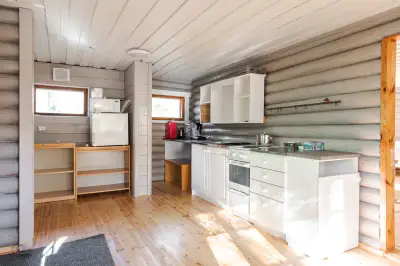 Mökki en rondins ~68 m² (1970, rénové) + pihasauna, 3 052 m² sur le Tottijärvi — Nokia — 1