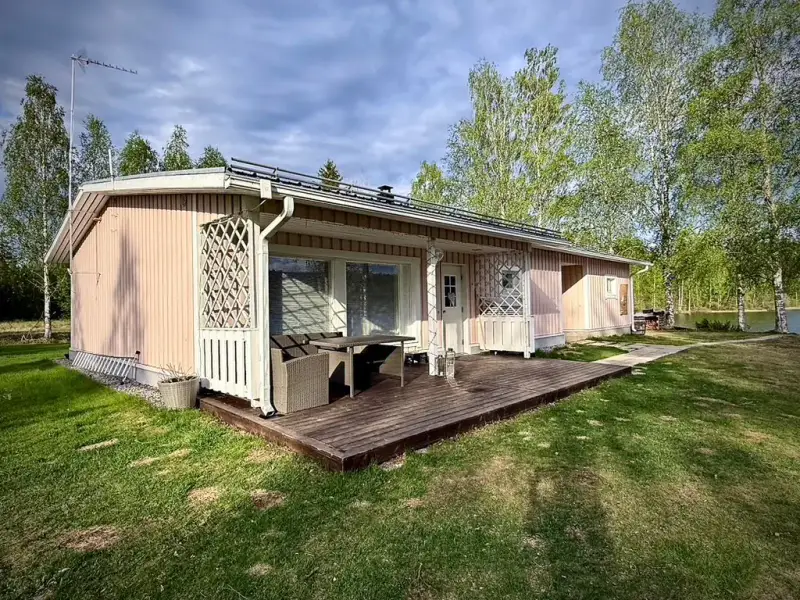 Maison 1983, 91 m², rive privée Haapalampi (lampi/pond), 3 450 m² — Nurmes — 3