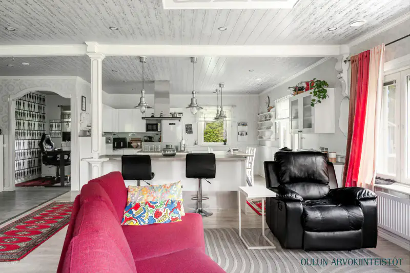Maison hirsi ~126 m², bord Kalimeenoja, 2 220 m² — Oulu — 9