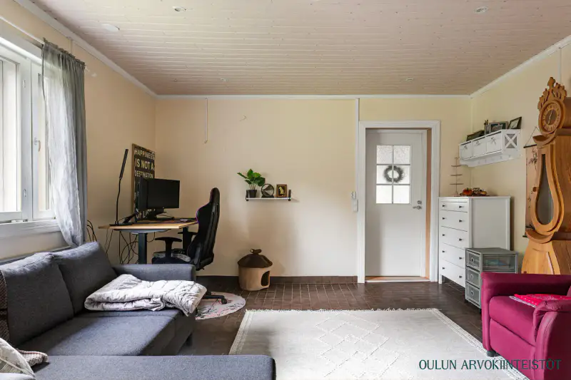 Maison hirsi ~126 m², bord Kalimeenoja, 2 220 m² — Oulu — 15