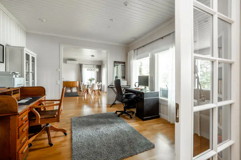 Maison ~257 m² (2002) + rantasauna + kota, 1 800 m², Jäälinjärvi — Jääli / Oulu — 10
