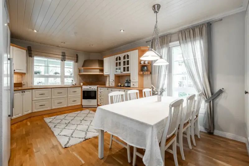 Maison ~257 m² (2002) + rantasauna + kota, 1 800 m², Jäälinjärvi — Jääli / Oulu — 16