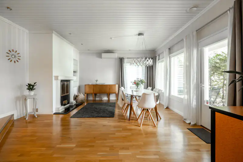 Maison ~257 m² (2002) + rantasauna + kota, 1 800 m², Jäälinjärvi — Jääli / Oulu — 5