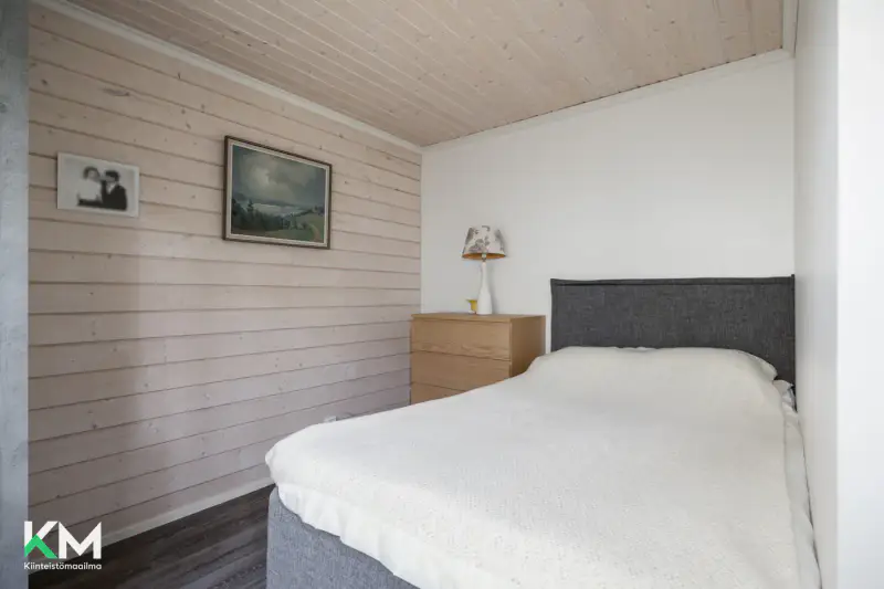 Mökki ~77 m² (1964, rénov. 2019) + rantasauna multi-pièces, 5 410 m² (~50 m), Päijänne — Jokioinen / Padasjoki — 18