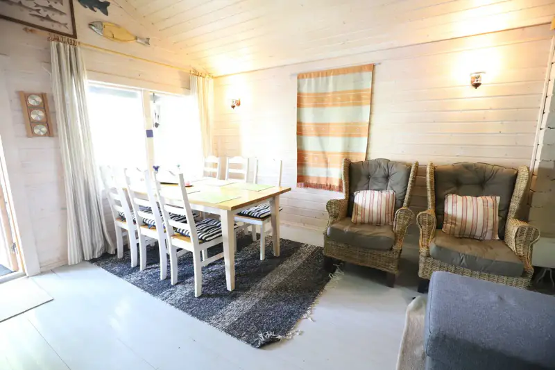 Hirsimökki ~39,5 m² (2010) + rantasauna/savusauna, 4 900 m², Kukkia — Iso-Vekuna / Pälkäne — 14