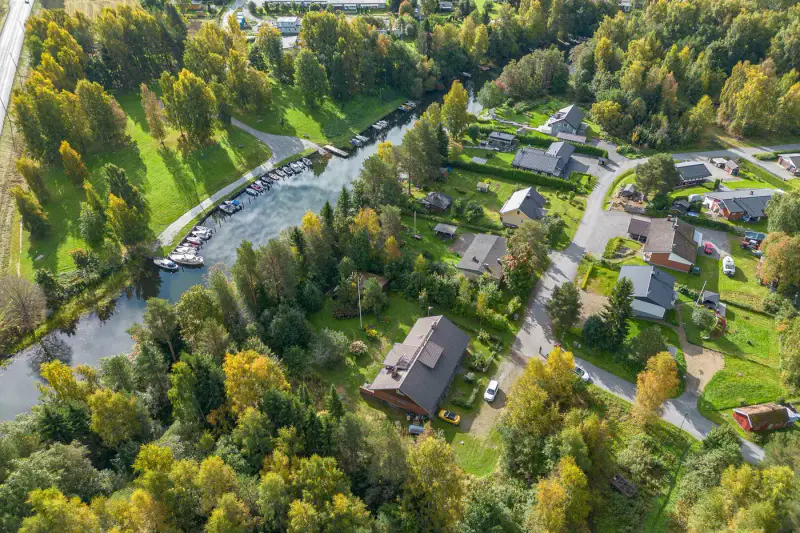 Maison ~223 m² (1970, surélevée années 90) + sauna, 3 400 m² et 40 m de rive sur la Kostianvirta — Onkkaala / Pälkäne — 7