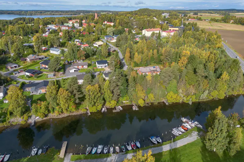 Maison ~223 m² (1970, surélevée années 90) + sauna, 3 400 m² et 40 m de rive sur la Kostianvirta — Onkkaala / Pälkäne — 5