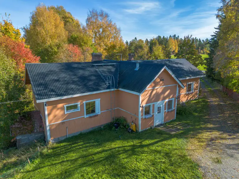 Maison en rondins ~150 m² (1901) + grange et aitta, 1,4 ha et 50 m de rive sur le Mallasvesi — Harhala / Pälkäne — 7