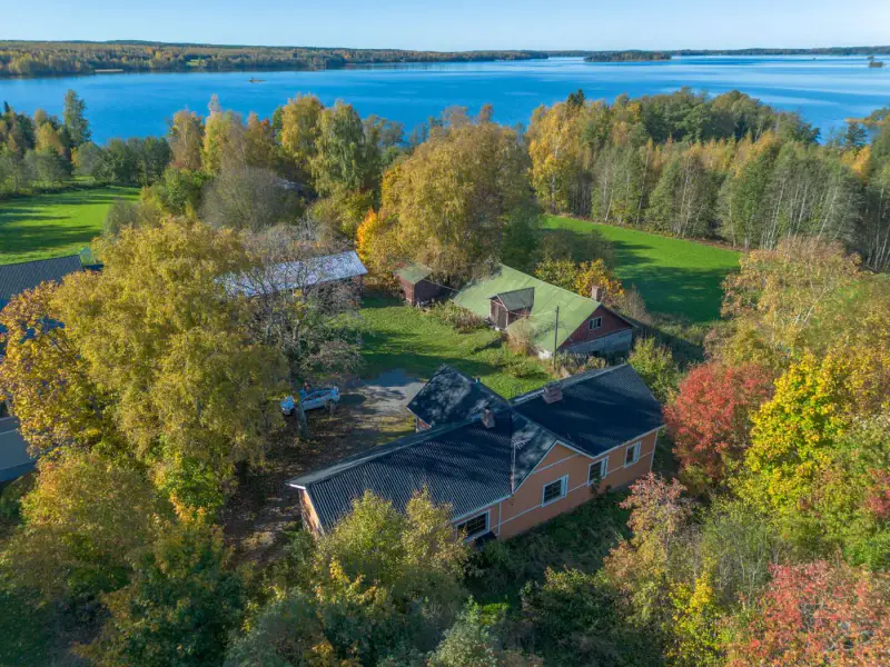 Maison en rondins ~150 m² (1901) + grange et aitta, 1,4 ha et 50 m de rive sur le Mallasvesi — Harhala / Pälkäne — 3