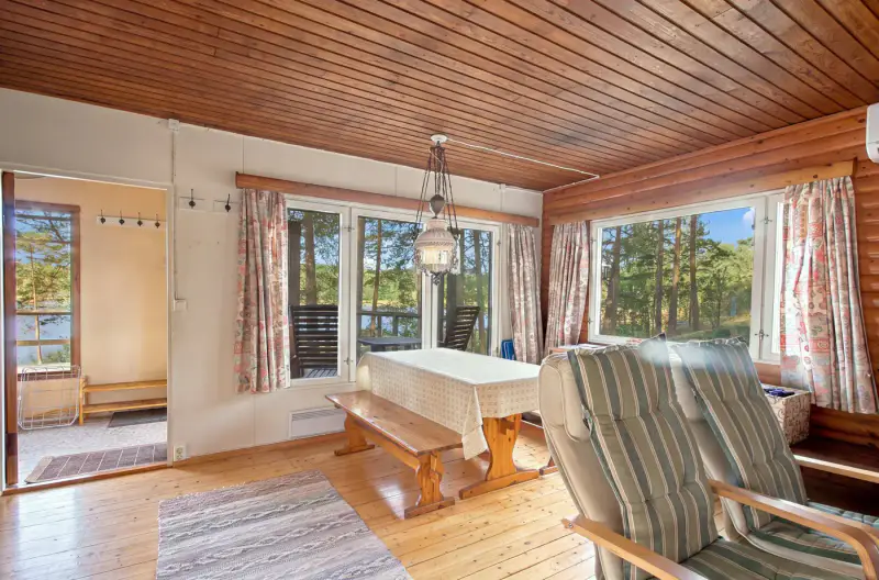 Mökki ~37 m² (1968) + sauna, 4 270 m² (~96 m rive), mer — Nauvo / Parainen — 10