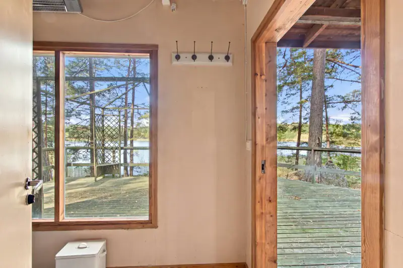 Mökki ~37 m² (1968) + sauna, 4 270 m² (~96 m rive), mer — Nauvo / Parainen — 15