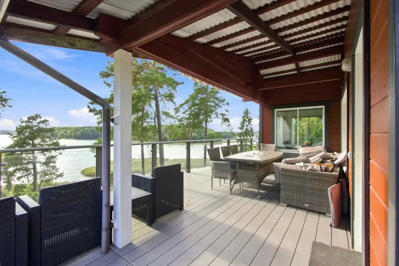 Maison/mökki 93 m² (2013) mer, ~220 m rive, 18 730 m² presqu’île — Kirjala / Parainen — 12