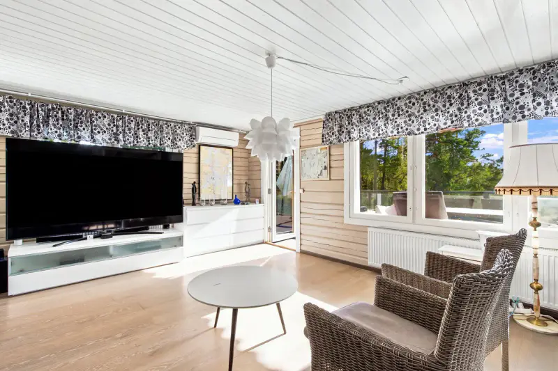 Maison/mökki 93 m² (2013) mer, ~220 m rive, 18 730 m² presqu’île — Kirjala / Parainen — 11