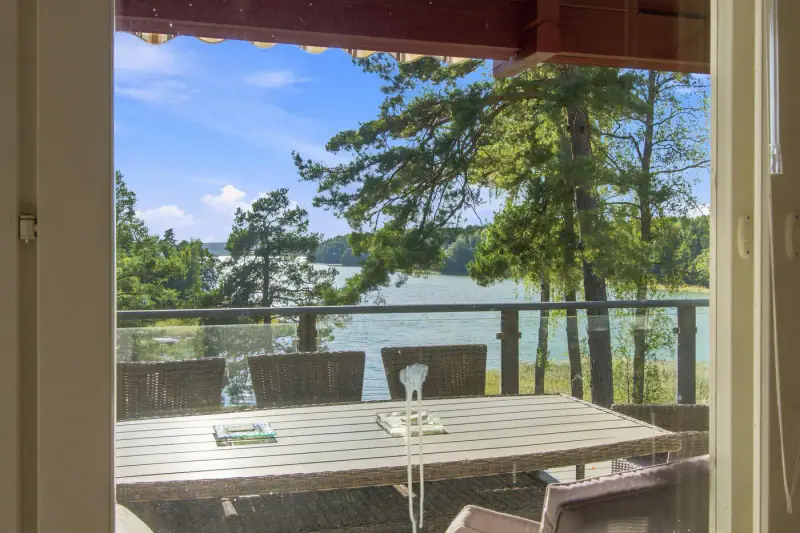 Maison/mökki 93 m² (2013) mer, ~220 m rive, 18 730 m² presqu’île — Kirjala / Parainen — 9