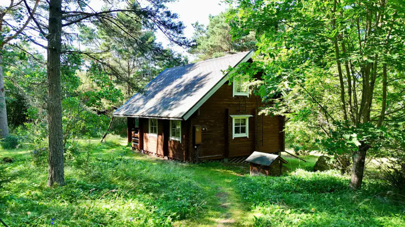 Hirsimökki ~46 m² (1990) + talousrakennus et rantasauna, 10 320 m² et ~110 m de rive privée Västersundet — Träsk / Houtskari / Parainen — 5