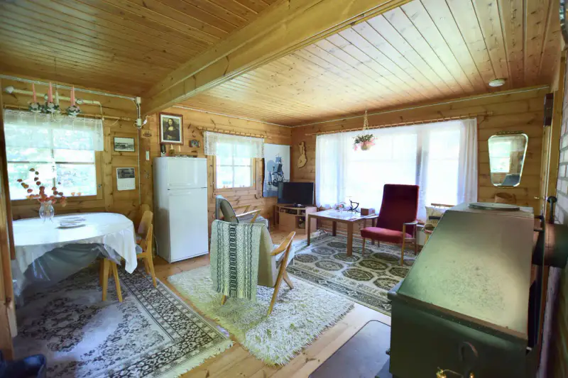 Hirsimökki ~46 m² (1990) + talousrakennus et rantasauna, 10 320 m² et ~110 m de rive privée Västersundet — Träsk / Houtskari / Parainen — 8