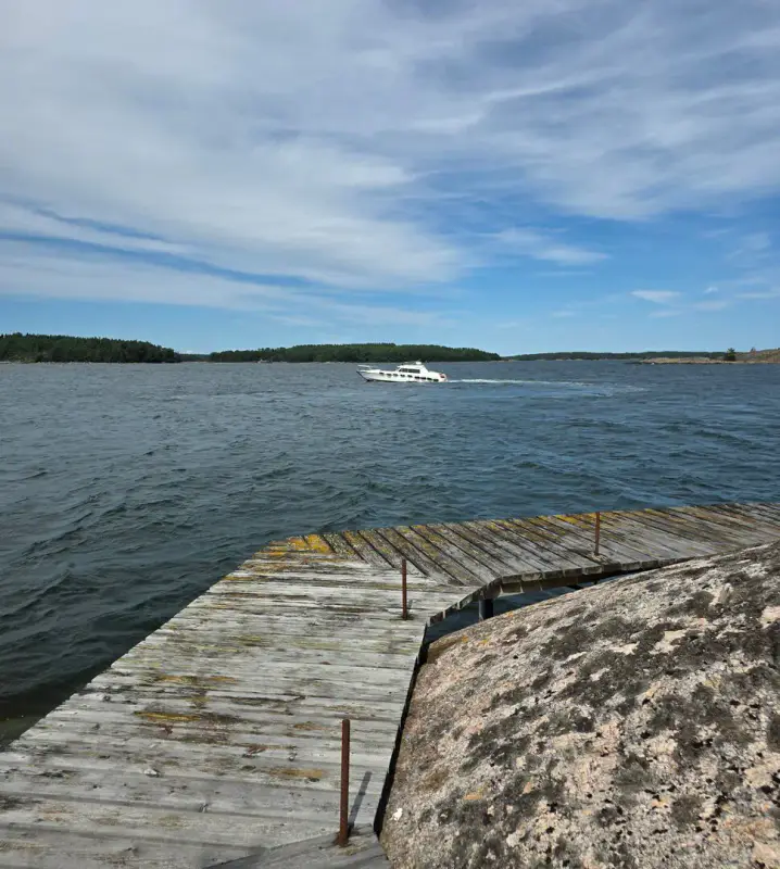 Demi-île ~3,65 ha + cabane 16 m² (1994) + sauna, mer — Brännlandet / Nauvo — 7