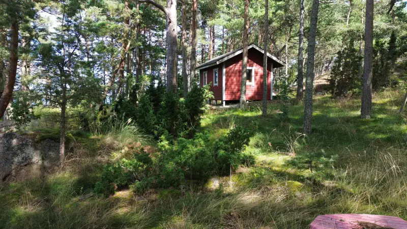 Demi-île ~3,65 ha + cabane 16 m² (1994) + sauna, mer — Brännlandet / Nauvo — 8