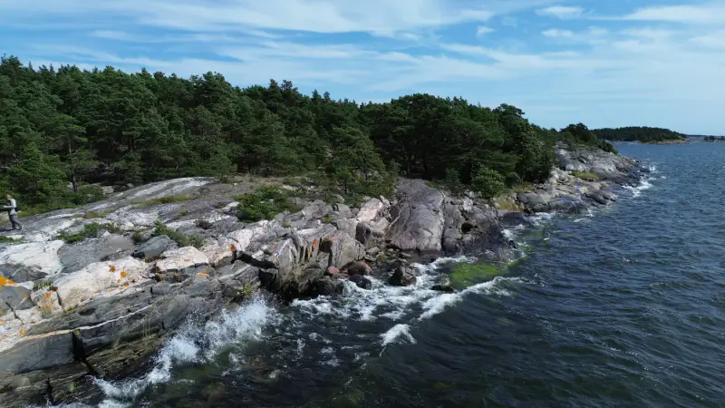 Demi-île ~3,65 ha + cabane 16 m² (1994) + sauna, mer — Brännlandet / Nauvo — 12