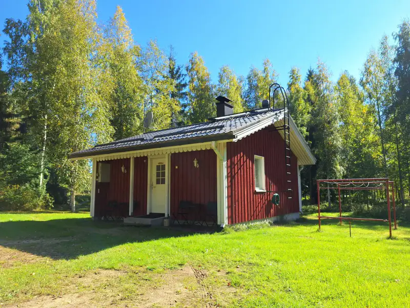 Mökki hivernal 1995 + rantasauna 1992, Simpelejärvi / Hassonlahti, 10 950 m² — Särkisalmi — 2