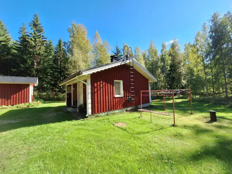 Mökki hivernal 1995 + rantasauna 1992, Simpelejärvi / Hassonlahti, 10 950 m² — Särkisalmi — 3