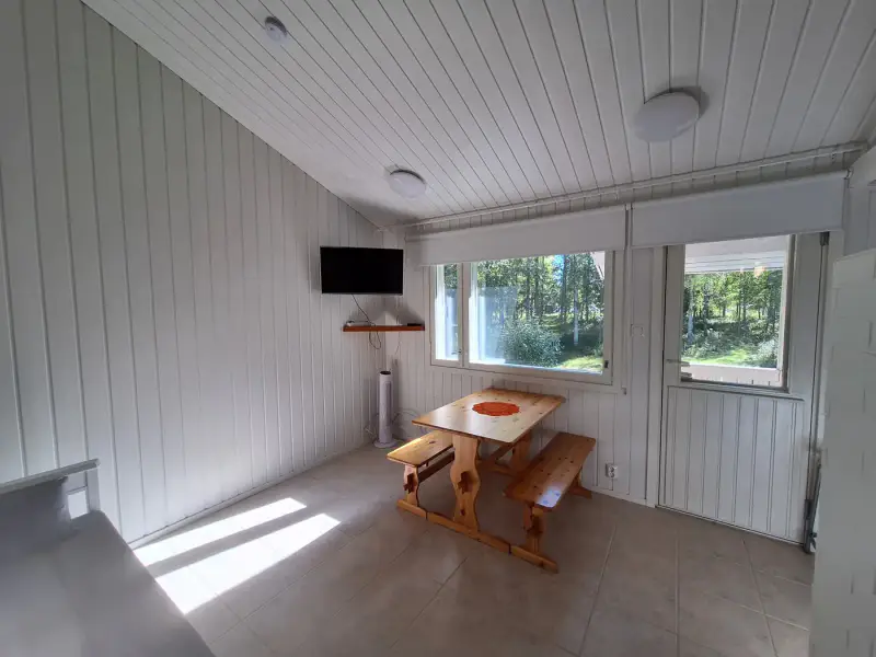 Mökki hivernal 1995 + rantasauna 1992, Simpelejärvi / Hassonlahti, 10 950 m² — Särkisalmi — 11