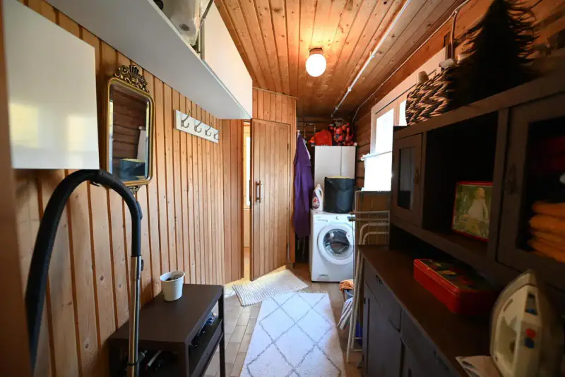 Maison bois ~100 m² (1991) + rantasauna 2018, 15 934 m², rive privée — Pello — 15