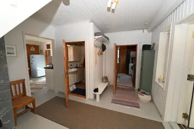 Maison bois ~100 m² (1991) + rantasauna 2018, 15 934 m², rive privée — Pello — 1