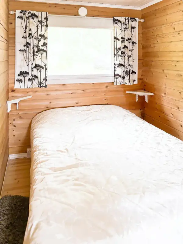 Chalet rénové, 40 m², rive privée Pyhitty, 2 200 m² — Pieksämäki — 9