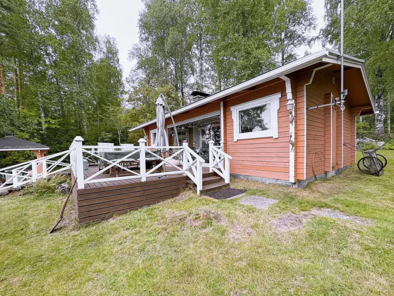 Chalet rénové, 40 m², rive privée Pyhitty, 2 200 m² — Pieksämäki — 6