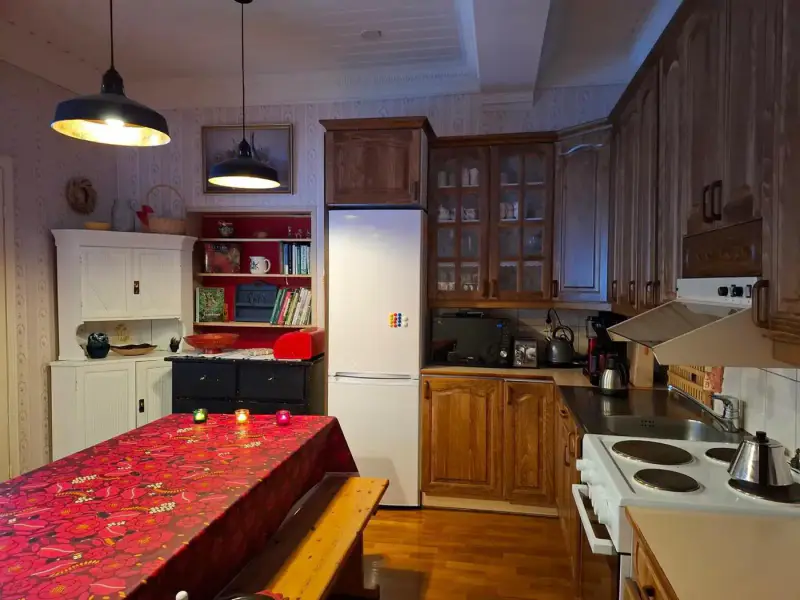 Maison madriers ronds ~180 m² (1989) + sauna, ~1,5 ha, ~100–110 m Syvänsi — Tihusniemi / Pieksämäki — 11