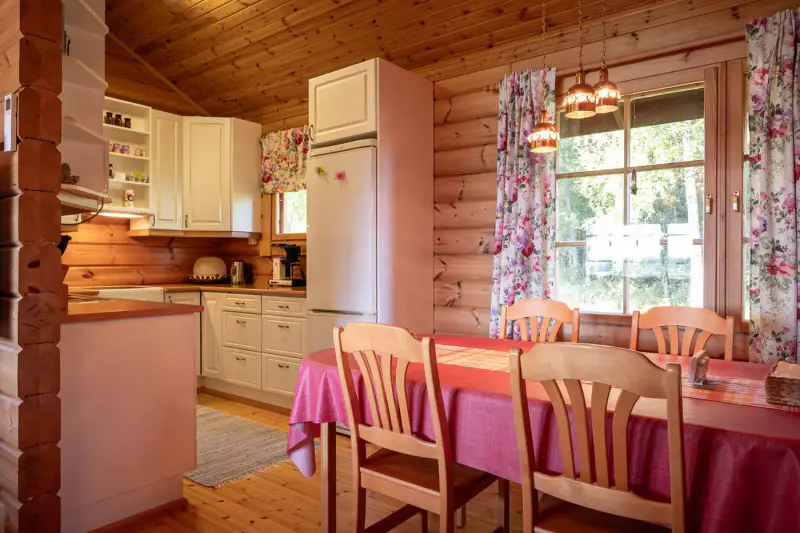 Villa bois ~69 m² + sauna Nestori ~35 m² (2000), 1 580 m² — Itäinen Lammassaari / Pietarsaari — 5