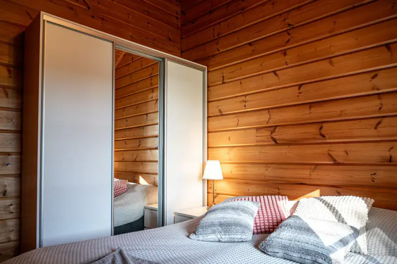 Villa bois ~69 m² + sauna Nestori ~35 m² (2000), 1 580 m² — Itäinen Lammassaari / Pietarsaari — 12