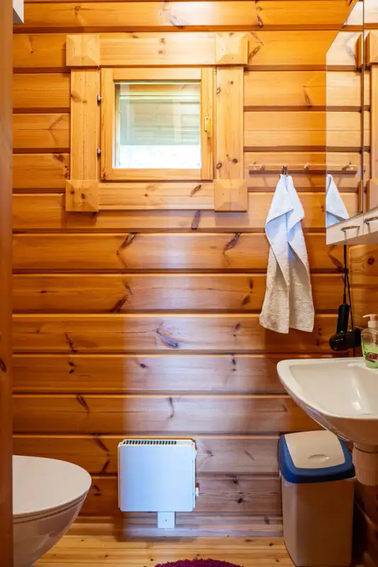 Villa bois ~69 m² + sauna Nestori ~35 m² (2000), 1 580 m² — Itäinen Lammassaari / Pietarsaari — 16