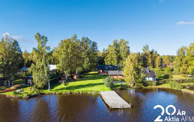Villa bois ~69 m² + sauna Nestori ~35 m² (2000), 1 580 m² — Itäinen Lammassaari / Pietarsaari — 1