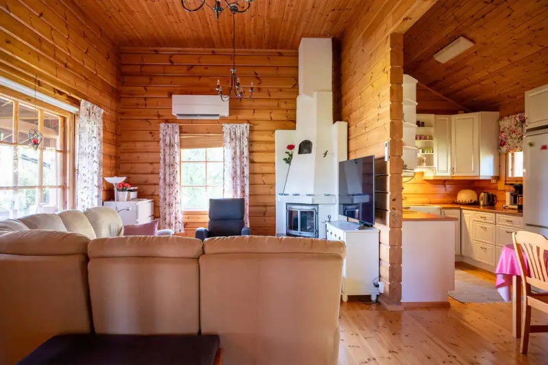 Villa bois ~69 m² + sauna Nestori ~35 m² (2000), 1 580 m² — Itäinen Lammassaari / Pietarsaari — 7
