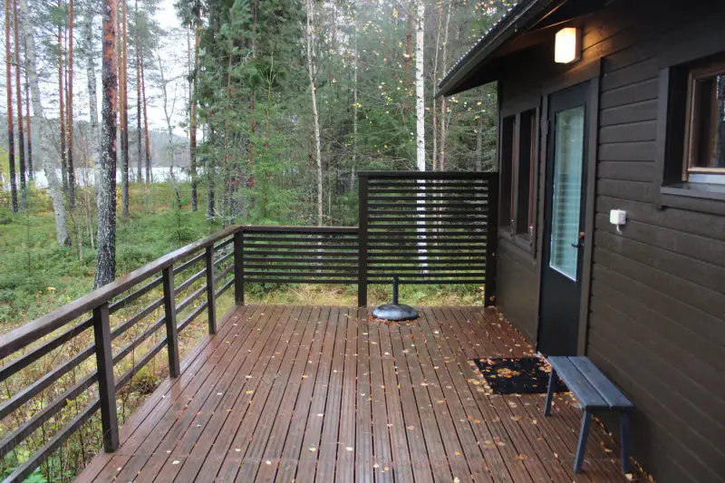 Chalet-sauna moderne (20 m², 2010), 5 384 m² et 64 m de rive privée sur le Ylä-Säyneinen — Polvijärvi, 24 km de Joensuu — 4