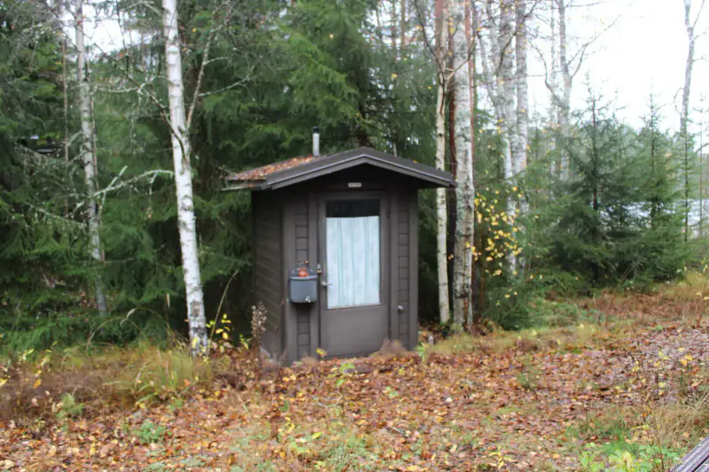Chalet-sauna moderne (20 m², 2010), 5 384 m² et 64 m de rive privée sur le Ylä-Säyneinen — Polvijärvi, 24 km de Joensuu — 10