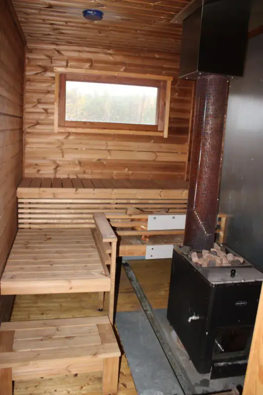 Chalet-sauna moderne (20 m², 2010), 5 384 m² et 64 m de rive privée sur le Ylä-Säyneinen — Polvijärvi, 24 km de Joensuu — 13