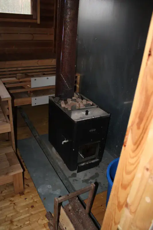 Chalet-sauna moderne (20 m², 2010), 5 384 m² et 64 m de rive privée sur le Ylä-Säyneinen — Polvijärvi, 24 km de Joensuu — 14