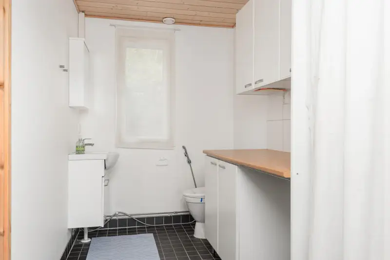 Mökki ~80 m² (2015) + bâtiment sauna et palju, 4 319 m² sur le Lampinjärvi — Ahlainen / Pori — 10