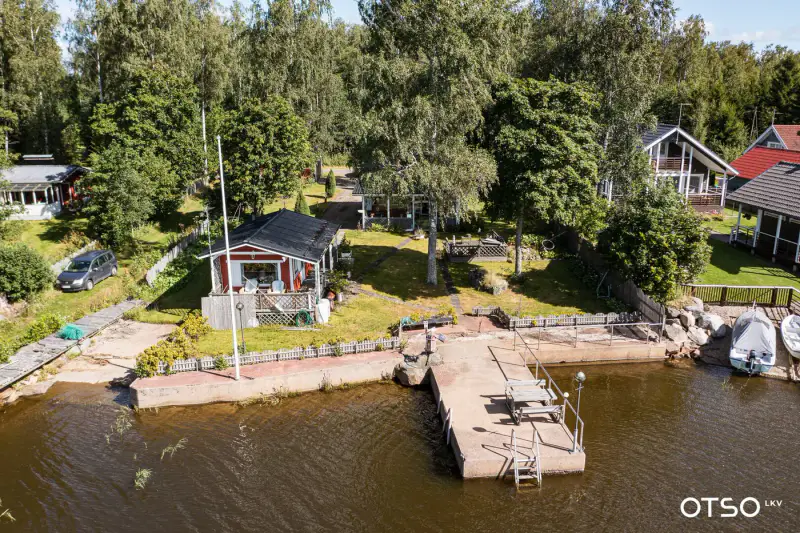 Chalet 1954 ~37 m² + bâtiment sauna, garage 3 voitures et ponton béton, rive mer privée — Meri-Pori / Pori — 2