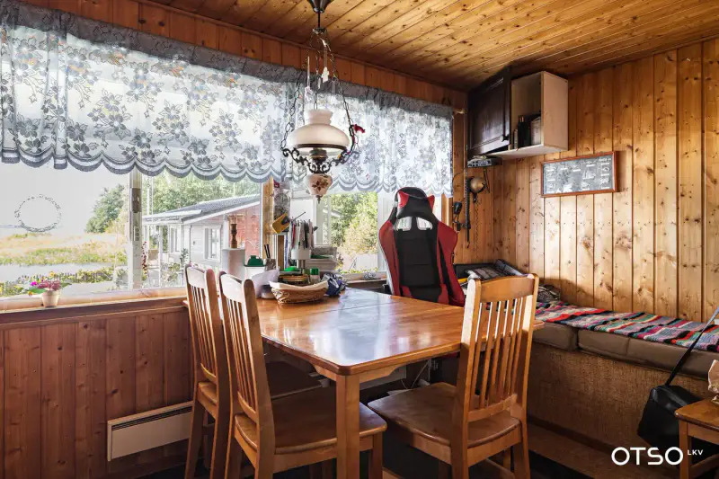 Chalet 1954 ~37 m² + bâtiment sauna, garage 3 voitures et ponton béton, rive mer privée — Meri-Pori / Pori — 16