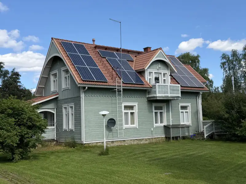 Maison ~178 m² (1997) + sauna, 2 600 m², Posionjärvi — Niemitie / Posio — 2