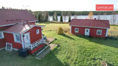 Maison en rondins ~119 m² (1946, agrandie 2012), presqu’île privée 4,6 ha sur le Hetejärvi — Pudasjärvi — 1