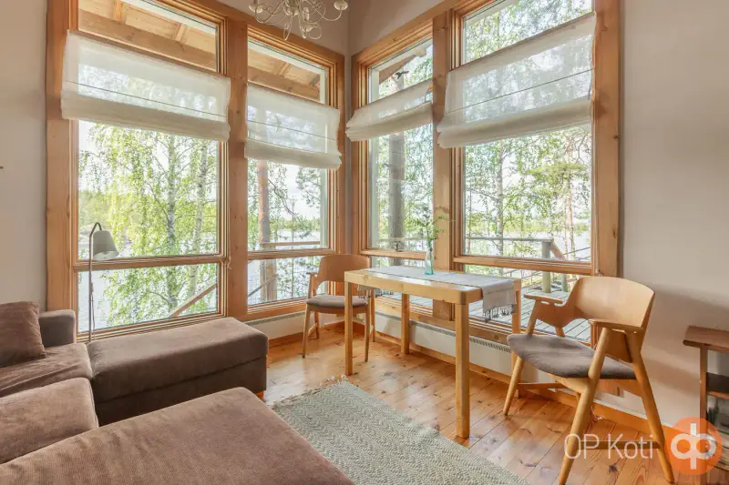 Deux mökki reliés par une terrasse (~73 m², 1975 + 2005) + sauna, 5 860 m² et rive privée rocheuse exposée ouest sur le Lietvesi (Saimaa) — Lintusalo / Puumala — 10