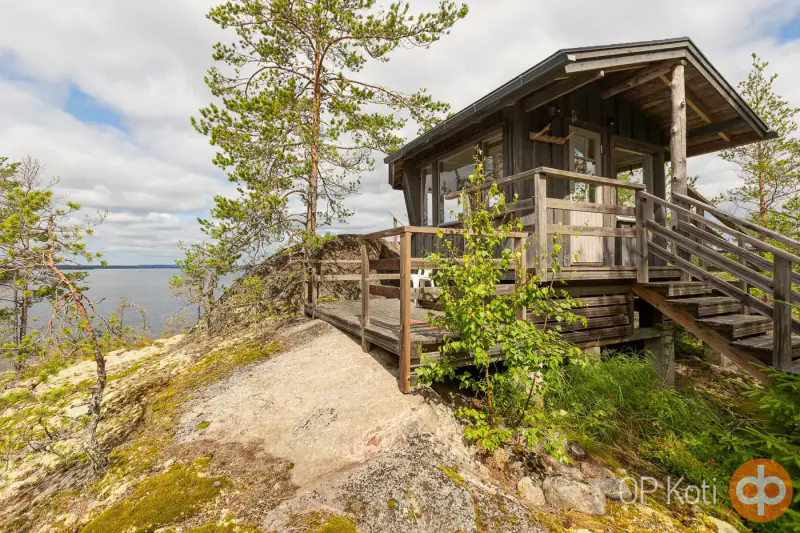 Deux mökki reliés par une terrasse (~73 m², 1975 + 2005) + sauna, 5 860 m² et rive privée rocheuse exposée ouest sur le Lietvesi (Saimaa) — Lintusalo / Puumala — 7