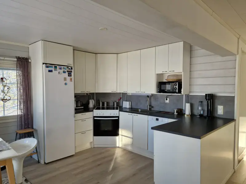 Villa Suvilahti ~152 m² (2016) + sauna bois, plage sable Parkkimajärvi, 6 240 m² — Parkkima — 13