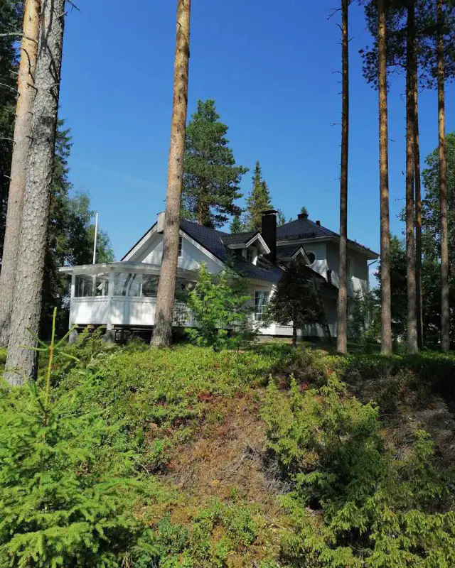 Villa Suvilahti ~152 m² (2016) + sauna bois, plage sable Parkkimajärvi, 6 240 m² — Parkkima — 6